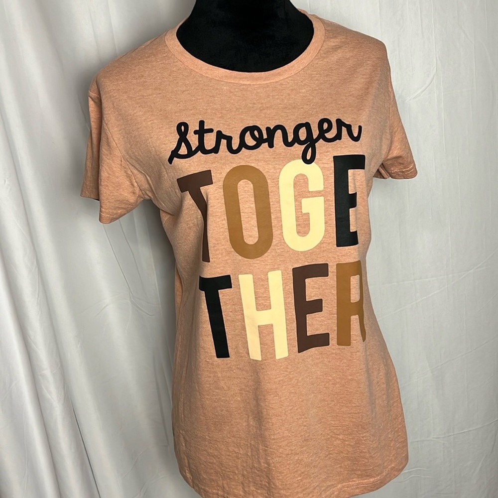 Instant Message brand Stronger Together tee shirt M